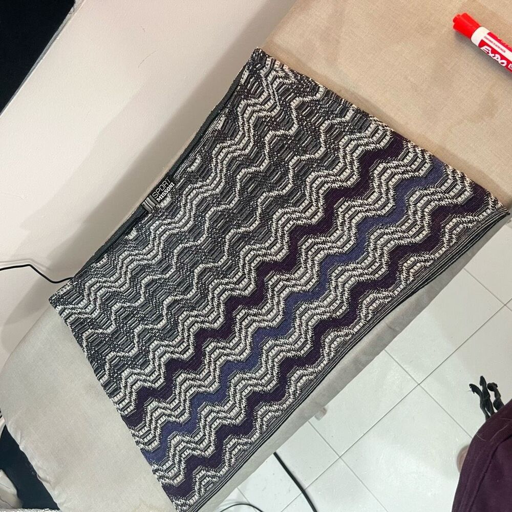 Missoni Sport Black Chevron Knit Mini Skirt Italian Size 42 or US Large 10/12 - Picture 9 of 10